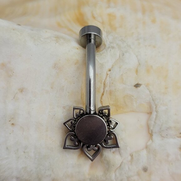 14G Filigree Hearts Surgical Steel belly ring with clear CZ gems - Picture 2 of 2